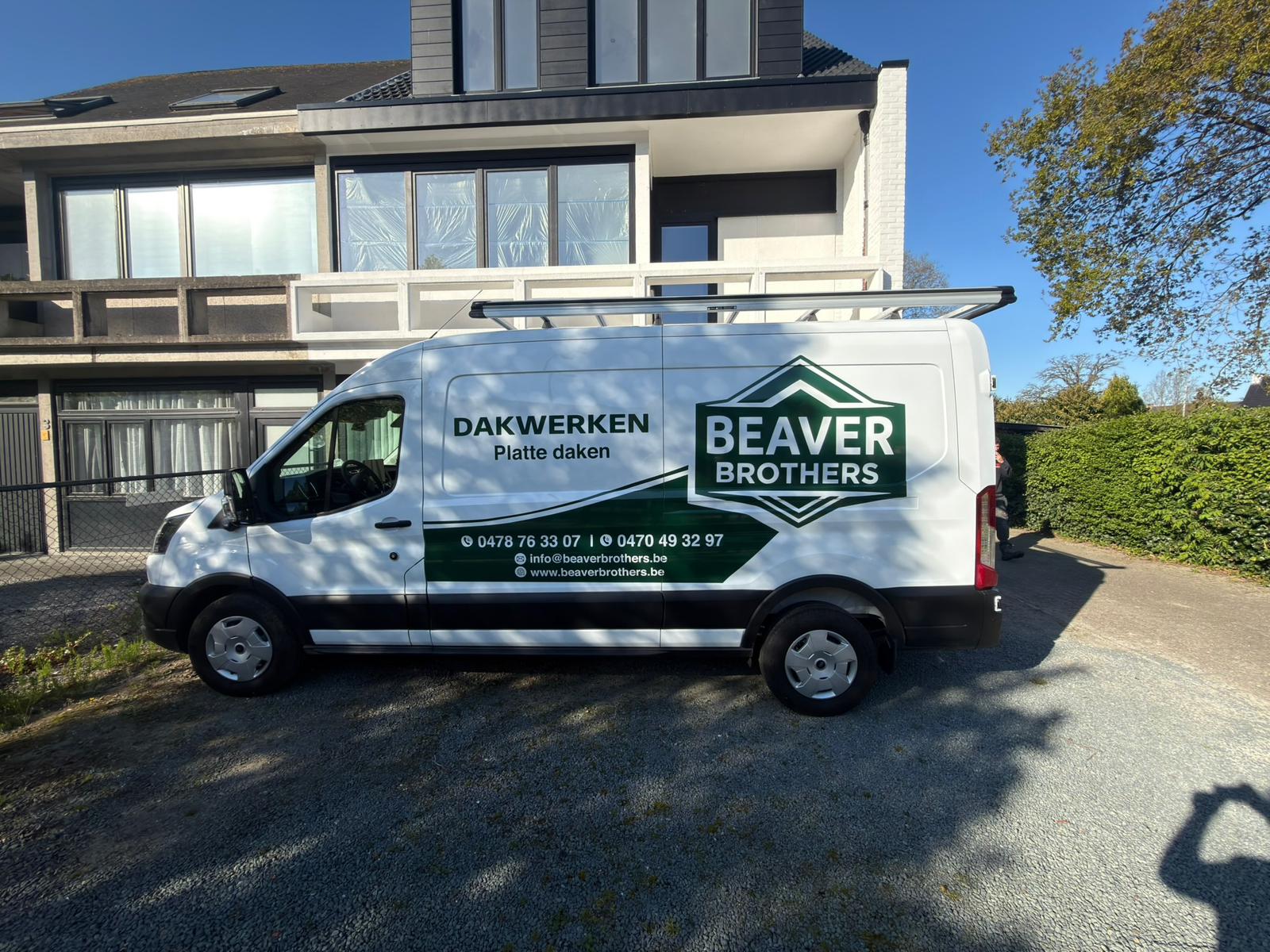 Beaver Brothers bestelwagen — zijaanzicht